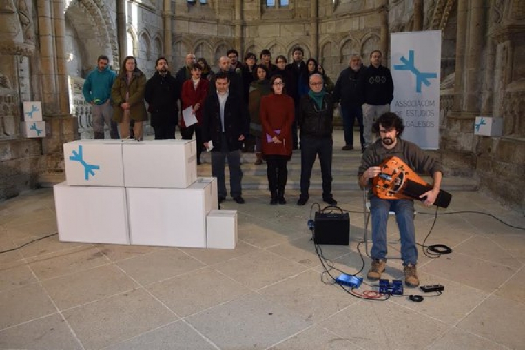 Compostela acolheu apresentaçom da Associaçom de Estudos Galegos